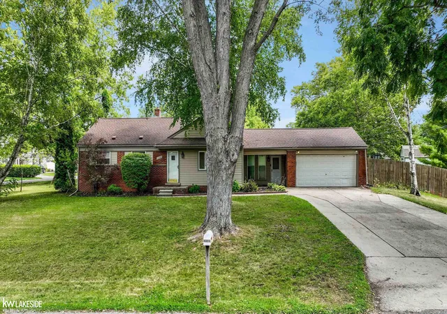 Photo 3 of Single family home for sale at 39340 Ferris St, Clinton Charter Township Macomb, MI 48036 | MLS# 58050219335 | Listing updated on 2026-08-21