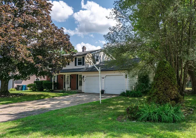 2nd image of 102 Lincolnwood Dr, Battle Creek City Calhoun, MI 49015 | MLS# 64026044238