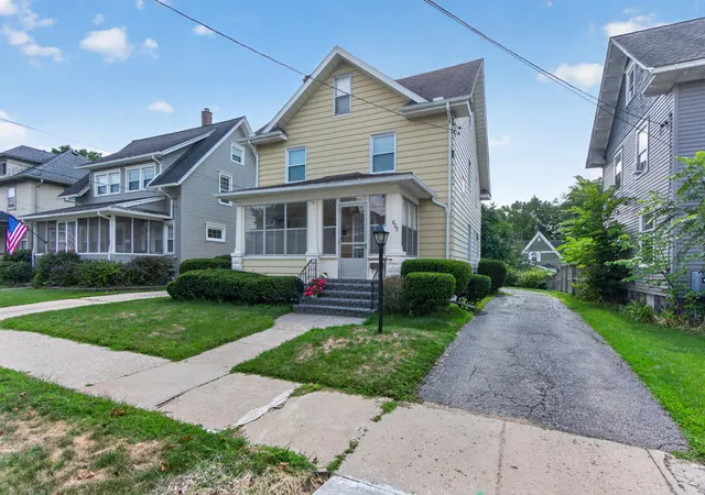 Photo 3 of Single family home for sale at 605 Harwood St, Jackson City Jackson, MI 49203 | MLS# 55026044241 | Listing updated on 2026-09-24