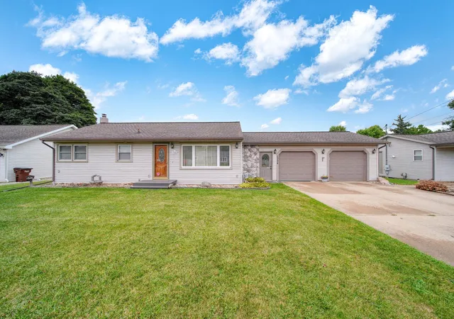 Photo 2 of Single family home for sale at 1304 Joseph St, Blackman Charter Township Jackson, MI 49202 | MLS# 55026044255 | Listing updated on 2026-08-31