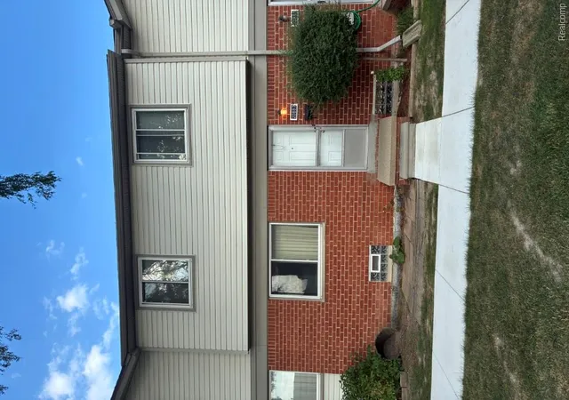 1st image of 20887 Washington, Roseville City Macomb, MI 48066 | MLS# 20261066944