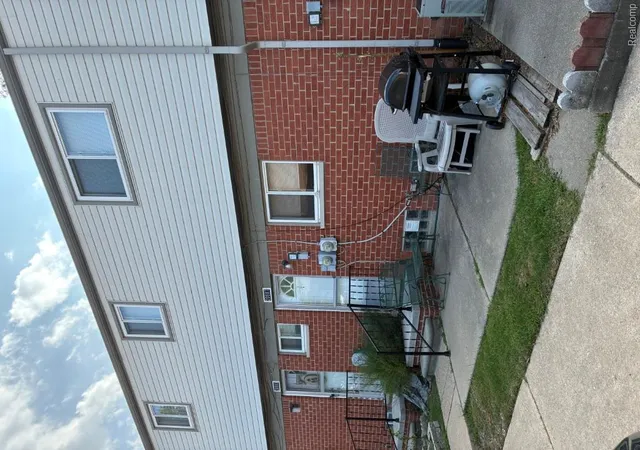 2nd image of 20887 Washington, Roseville City Macomb, MI 48066 | MLS# 20261066944