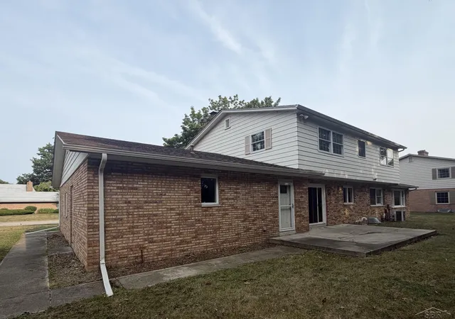 14th image of 815 Canterbury Dr, Saginaw Charter Township Saginaw, MI 48638 | MLS# 61050219350