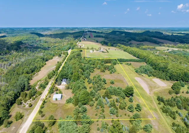 3rd image of 7726 Peebles Rd, Banks Township Antrim, MI 49622 | MLS# 78080072637