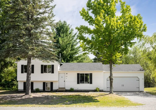 2nd image of 3880 Whispering Oaks Dr, East Bay Township Grand Traverse, MI 49696 | MLS# 78080072641