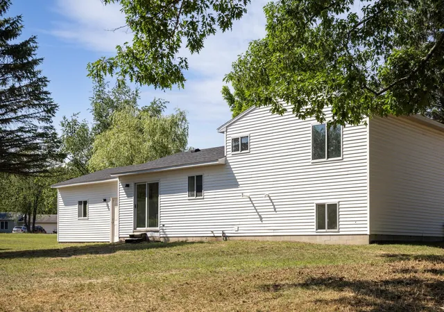 Photo 3 of Single family home for sale at 3880 Whispering Oaks Dr, East Bay Township Grand Traverse, MI 49696 | MLS# 78080072641 | Listing updated on 2026-08-28