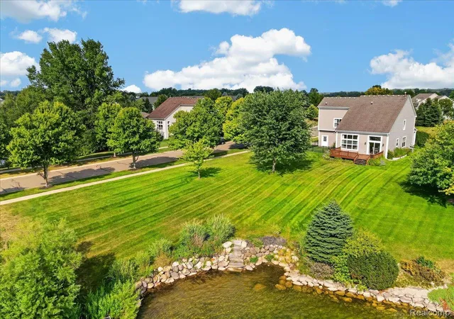 Photo 3 of Single family home for sale at 840 Cross Cir, Oxford Charter Township Oakland, MI 48371 | MLS# 20261066950 | Listing updated on 2026-08-24