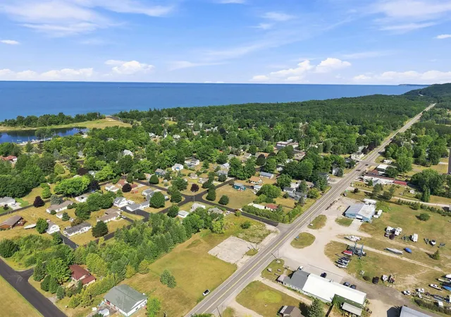 4th image of 17080 Northwood Hwy, Arcadia Township Manistee, MI 49613 | MLS# 78080072642