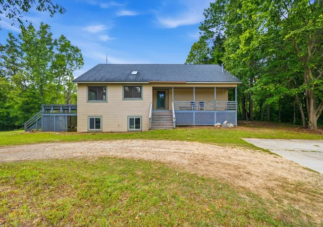 Photo 2 of Single family home for sale at 11144 Horton Rd, Groveland Township Oakland, MI 48442 | MLS# 81026044258 | Listing updated on 2026-09-11