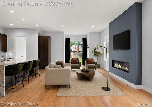 Photo 3 of Single family home for sale at 1967 Hazel St, Birmingham City Oakland, MI 48009 | MLS# 20261066959 | Listing updated on 2026-08-30