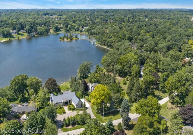 Photo 1 of Sale Pending at 5400 Lane Lake Rd, Bloomfield Charter Township Oakland, MI 48302 | MLS# 20261066962 | Listing updated on 2026-09-09