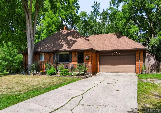 Photo 2 of Single family home for sale at 2766 W Huron St, Waterford Charter Township Oakland, MI 48328 | MLS# 20261066968 | Listing updated on 2026-09-14