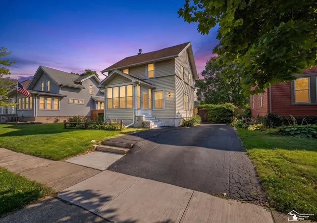 Photo 1 of Sale Pending at 124 Arbor Ave, Monroe City Monroe, MI 48162 | MLS# 57050219355 | Listing updated on 2026-08-24