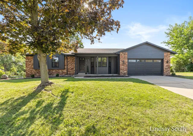 1st image of 5719 Bentbrook Dr Se, Kentwood City Kent, MI 49508 | MLS# 65026044272