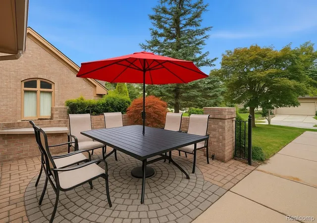 Photo 3 of Condo for sale at 5828 Dawn Ridge Dr, Troy City Oakland, MI 48098 | MLS# 20261066979 | Listing updated on 2026-09-16