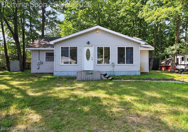 Photo 3 of Single family home for sale at 228 Oakdale Dr, Denton Township Roscommon, MI 48651 | MLS# 20261066980 | Listing updated on 2026-09-30