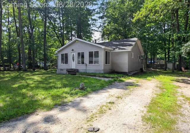 Photo 3 of Single family home for sale at 228 Oakdale Dr, Denton Township Roscommon, MI 48651 | MLS# 20261066980 | Listing updated on 2026-09-30