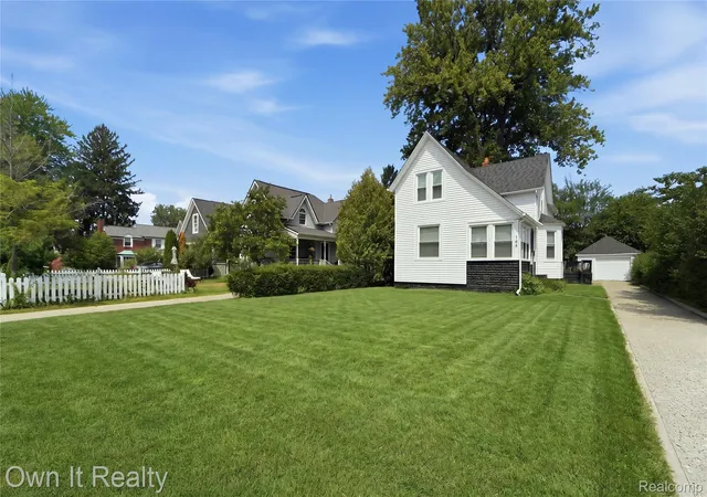 Photo 3 of Single family home for sale at 168 Kerby Rd, Grosse Pointe Farms City Wayne, MI 48236 | MLS# 20261066987 | Listing updated on 2026-09-03