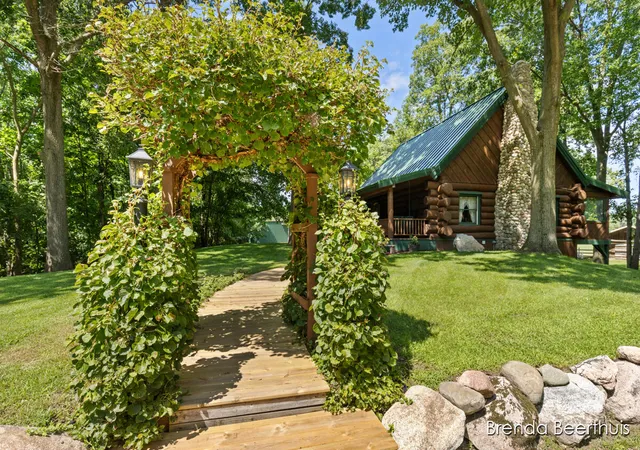 2nd image of 11301 108th St Se, Bowne Township Kent, MI 49325 | MLS# 65026044287