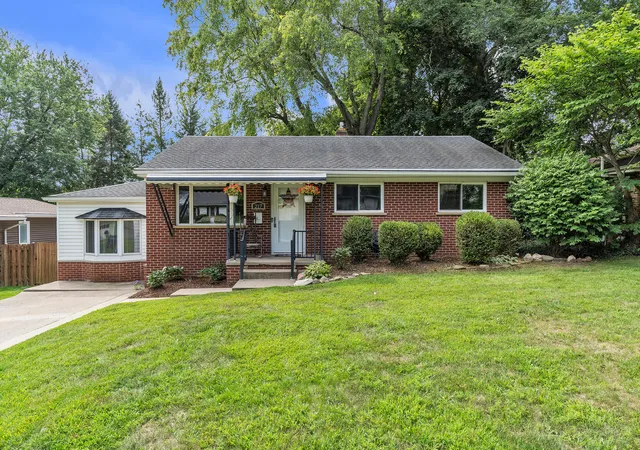 Photo 1 of Single family home for sale at 217 W Mckay St, Saline City Washtenaw, MI 48176 | MLS# 81026044286 | Listing updated on 2026-09-09