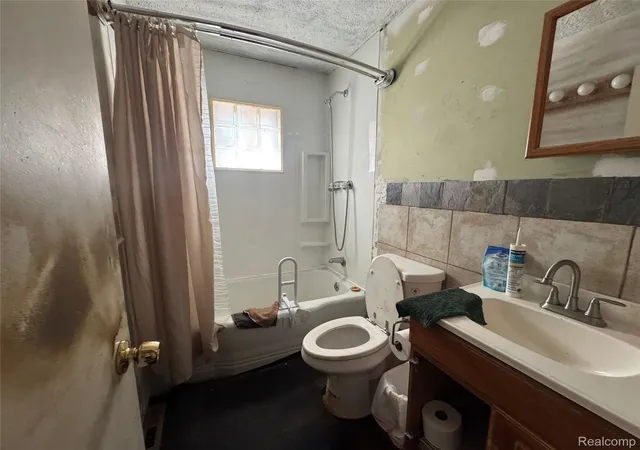 Photo 4 of Single family home for sale at 20773 Marie Ave, Warren City Macomb, MI 48089 | MLS# 20261066995 | Listing updated on 2026-09-17