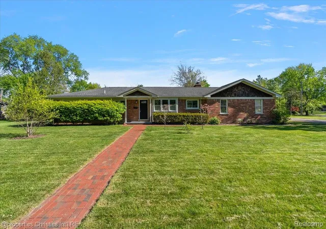 Photo 1 of Single family home for sale at 2985 Summervale Ln, Bloomfield Hills City Oakland, MI 48301 | MLS# 20261066997 | Listing updated on 2026-09-13