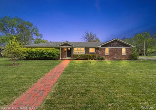Photo 2 of Single family home for sale at 2985 Summervale Ln, Bloomfield Hills City Oakland, MI 48301 | MLS# 20261066997 | Listing updated on 2026-09-13