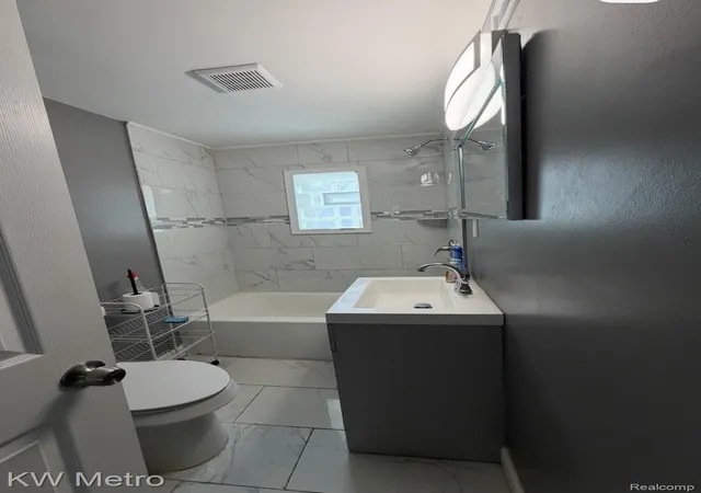 Photo 4 of Single family home for sale at 4875 Courville St, Detroit City Wayne, MI 48224 | MLS# 20261067001 | Listing updated on 2026-08-22