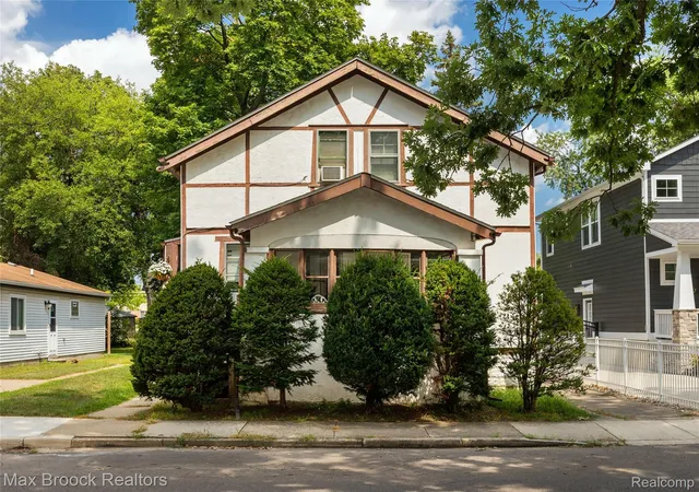 2nd image of 401 Pingree Blvd, Royal Oak City Oakland, MI 48067 | MLS# 20261067000