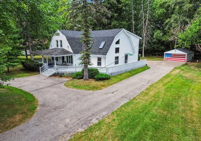 1st image of 800 S Center Rd, Saginaw Charter Township Saginaw, MI 48638 | MLS# 61050219376