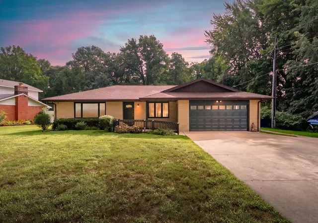 1st image of 5095 W Donna Dr, Lincoln Charter Township Berrien, MI 49127 | MLS# 69026044308