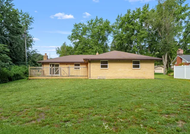 2nd image of 5095 W Donna Dr, Lincoln Charter Township Berrien, MI 49127 | MLS# 69026044308