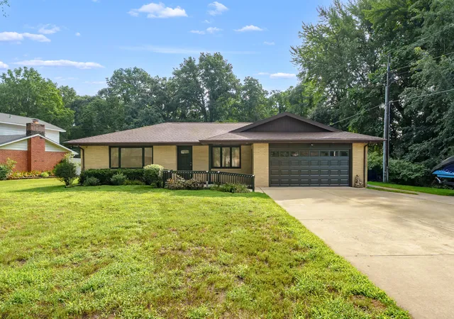 Photo 1 of Single family home for sale at 5095 W Donna Dr, Lincoln Charter Township Berrien, MI 49127 | MLS# 69026044308 | Listing updated on 2026-10-06
