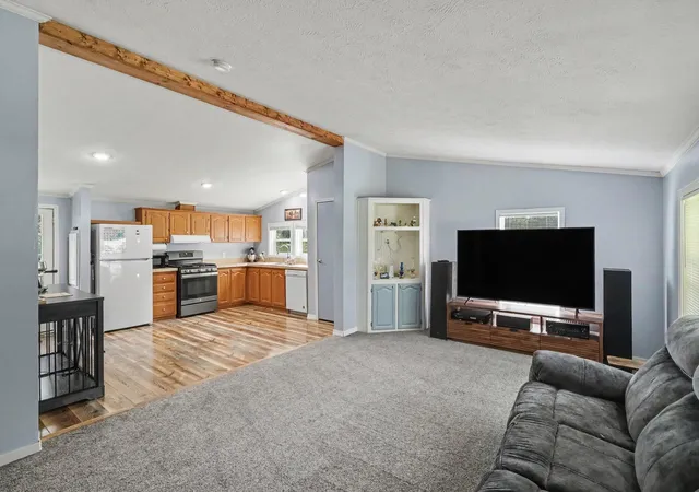Photo 3 of Single family home for sale at 1695 Quaker Ave, Portage City Kalamazoo, MI 49024 | MLS# 65026044311 | Listing updated on 2026-09-02