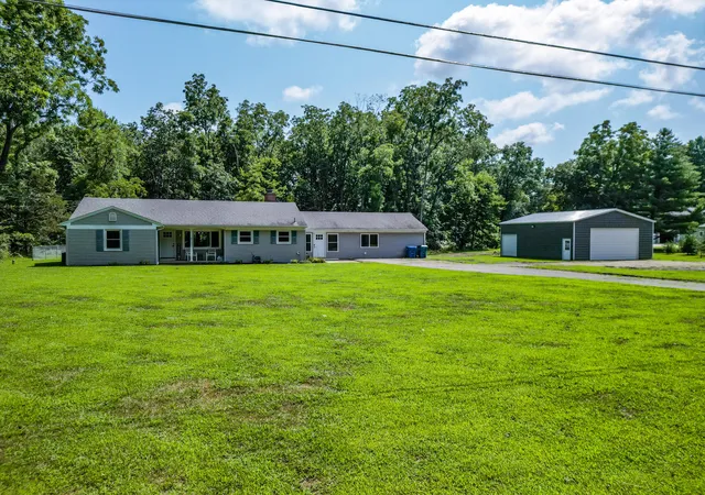 2nd image of 15783 Portage Rd, Schoolcraft Township Kalamazoo, MI 49097 | MLS# 69026044310