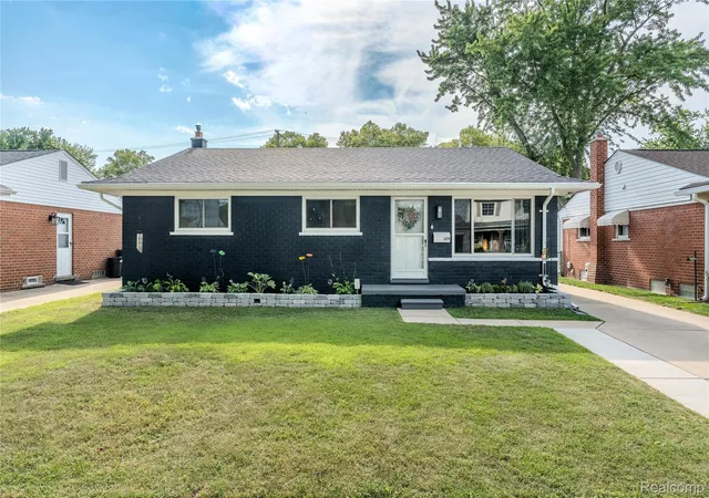Photo 1 of Sale Pending at 329 N Manitou Ave, Clawson City Oakland, MI 48017 | MLS# 20261067006 | Listing updated on 2026-09-06