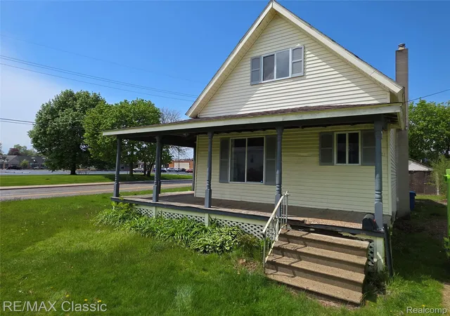 Photo 1 of Sale Pending at 21 Broadway St, Oxford Village Oakland, MI 48371 | MLS# 20261067010 | Listing updated on 2026-09-09