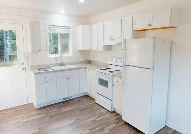 3rd image of 447-449 S Main St, Roscommon Township Roscommon, MI 48653 | MLS# 77080072650