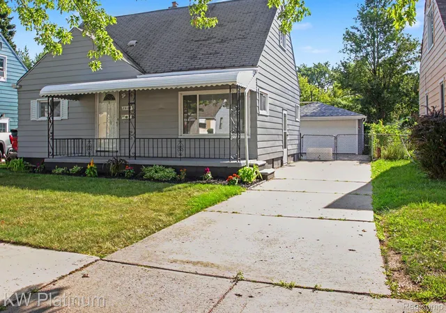 Photo 3 of Single family home for sale at 25160 Cole St, Roseville City Macomb, MI 48066 | MLS# 20261067015 | Listing updated on 2026-08-25