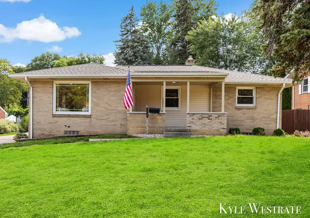 Photo 1 of Single family home for sale at 1752 Lake Michigan Dr Nw, Grand Rapids City Kent, MI 49504 | MLS# 65026044324 | Listing updated on 2026-09-02
