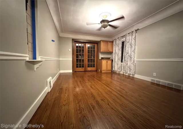 Photo 3 of Single family home for sale at 797 E Beverly Ave N, Pontiac City Oakland, MI 48340 | MLS# 20261067023 | Listing updated on 2026-08-28