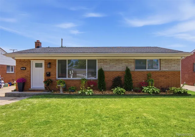 Photo 3 of Single family home for sale at 1640 Nottingham Dr, Madison Heights City Oakland, MI 48071 | MLS# 20261067030 | Listing updated on 2026-09-02