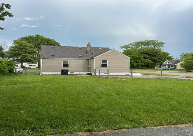 Photo 3 of Single family home for sale at 22447 Oaklane St, Warren City Macomb, MI 48089 | MLS# 20261067036 | Listing updated on 2026-09-14