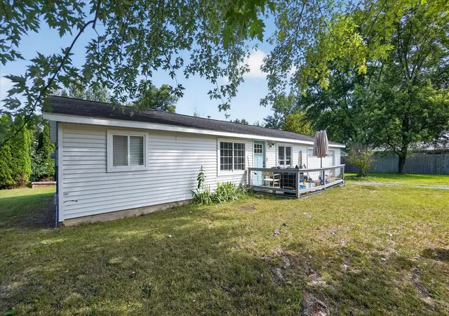 1st image of 1790 Lakewood Dr, Crystal Township Montcalm, MI 48818 | MLS# 72026044337