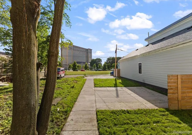 5th image of 2215 Wabash St, Detroit City Wayne, MI 48216 | MLS# 20261067039