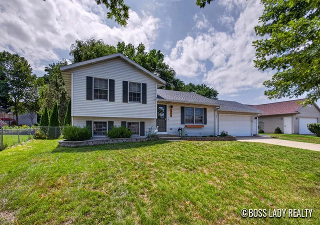 2nd image of 1476 Meadowview St Sw, Wyoming City Kent, MI 49509 | MLS# 65026044338
