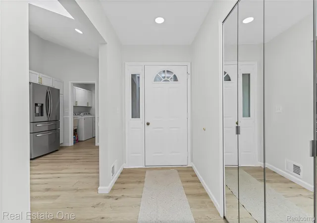 Photo 3 of Condo for sale at 33925 Oakwood Dr, Sterling Heights City Macomb, MI 48312 | MLS# 20261067048 | Listing updated on 2026-08-31