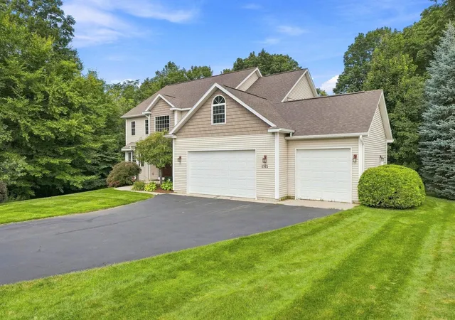 Photo 3 of Single family home for sale at 1521 Bee Ct, Blair Township Grand Traverse, MI 49696 | MLS# 78080072651 | Listing updated on 2026-08-24