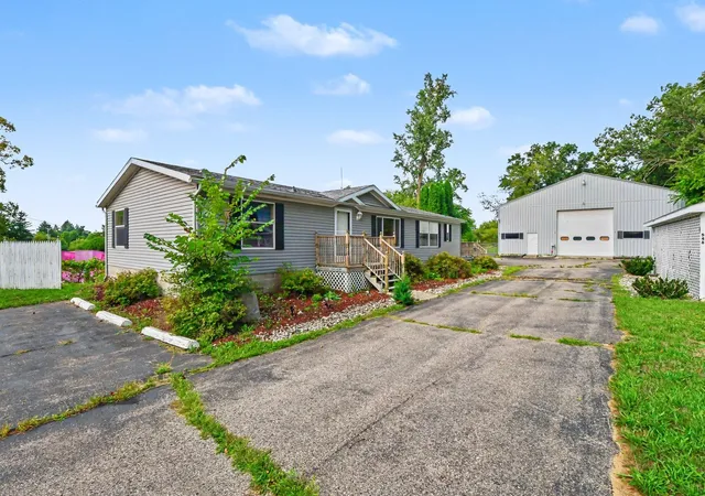 1st image of 546 Wall St, Easton Township Ionia, MI 48846 | MLS# 65026044344