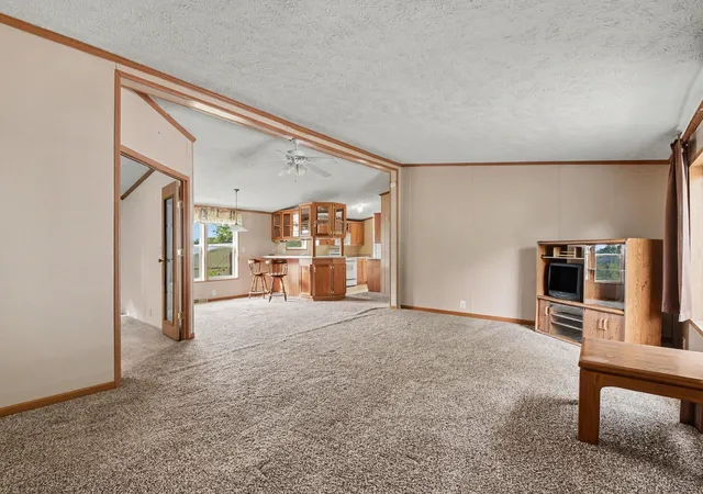 5th image of 546 Wall St, Easton Township Ionia, MI 48846 | MLS# 65026044344